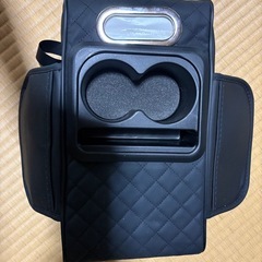 肘置き　物入れ
の画像