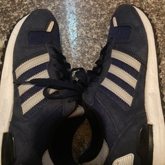 adidas アディダス  スニーカー23.5ネイビーの画像