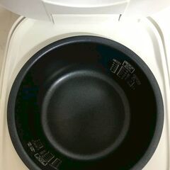 【北見市発】アイリスオーヤマ IRISOHYAMA ジャー炊飯器 KS-RC21M10-W 2022年製 白 5.5合 一人暮らし 新生活 引っ越し ⓶ (E3737wYM)の画像