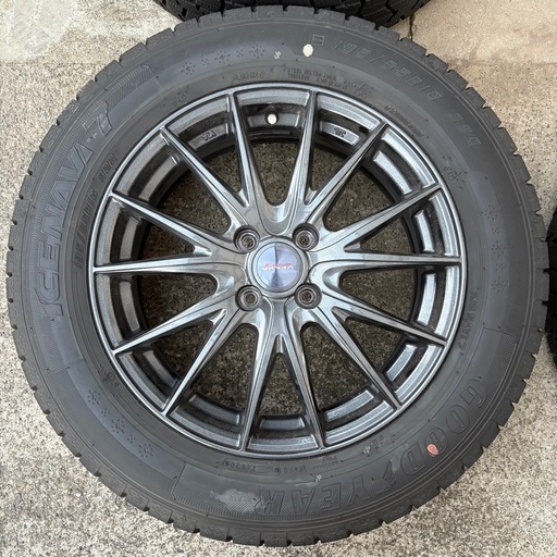 トヨタ ライズ スタッドレスタイヤ  195/65/R16