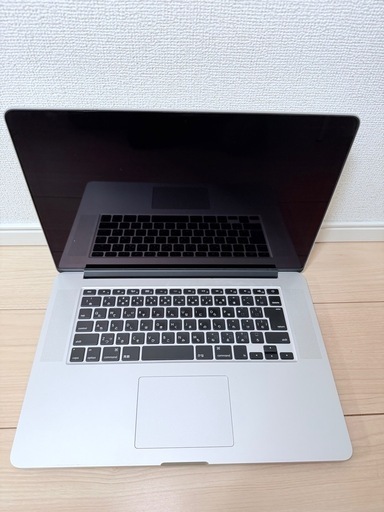 MacBook Pro 15インチ Mid 2015 / Core i7 / 16GB / SSD 512GB / 初期化済
