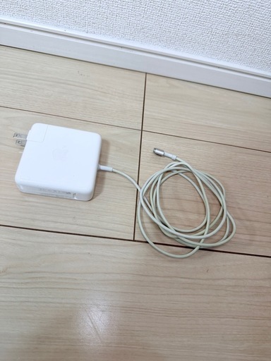 MacBook Pro 15インチ Mid 2015 / Core i7 / 16GB / SSD 512GB / 初期化済