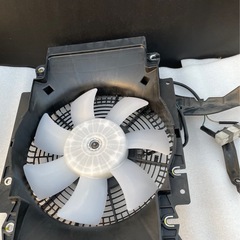 車　エアコン部品　中古の画像