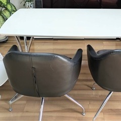 ダイニングテーブル&チェアーの画像