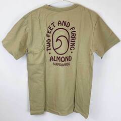 【未使用】Almond Surfboards & Design アーモンドサーフボードデザイン TWO FEET AND FIRRING 半袖 Tシャツ M サンド TS2107S ユニセックス USAコットンの画像