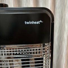 値下げしました　
YAMAZEN ツインヒーターPLUS 高機能  CDBC-J12C 首振り機能付き シーズヒーター&カーボンヒーターの画像