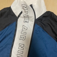 ナイキ　薄手ジャンパーの画像