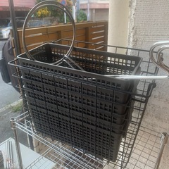 カラーボックス、シルバーラック、アミ、バットなどの画像