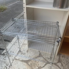 カラーボックス、シルバーラック、アミ、バットなどの画像