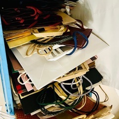 【約100枚まとめ売り】紙袋 大量セット／大小サイズ混合・ショッパー・ギフト用など色々の画像