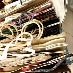 【約100枚まとめ売り】紙袋 大量セット／大小サイズ混合・ショッパー・ギフト用など色々の画像