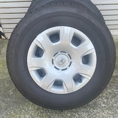 ハイエース　タイヤ、ホイール純正　新車外しの画像