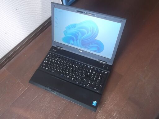 第106号　ノートパソコン　SSD搭載　Windows　11　25H2　　office付 　カメラ付