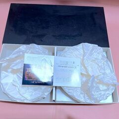 【新品未使用】カガミ高級クリスタル 銘々皿揃（5枚セット）ガラス皿 プレート 5枚食器セット 高級 ギフト用 箱付き 日本製 クリスタルガラス 葉模様 和風 洋風 兼用の画像