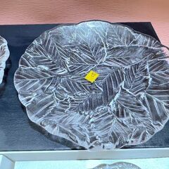 【新品未使用】カガミ高級クリスタル 銘々皿揃（5枚セット）ガラス皿 プレート 5枚食器セット 高級 ギフト用 箱付き 日本製 クリスタルガラス 葉模様 和風 洋風 兼用の画像