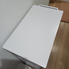 棚が動かせる キッチンワゴンの画像