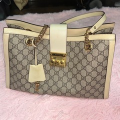 GUCCI GGキャンバス トートバッグ グッチ パドロック チェーンショルダーの画像
