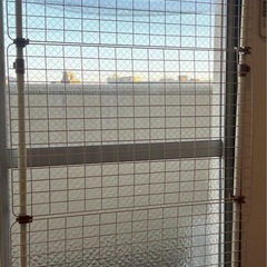 マルカン 猫網戸脱走防止フェンス Lサイズ　1セット　の画像