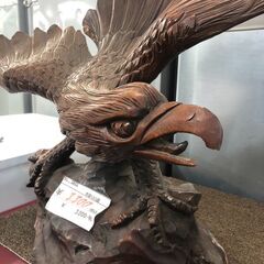 【リサイクルショップどりーむ荒田店】No.3803　大迫力‼木彫りの鷹　インテリア　オブジェ　コレクションの画像