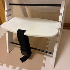 カトージ プレミアムベビーチェアmamy ホワイトの画像