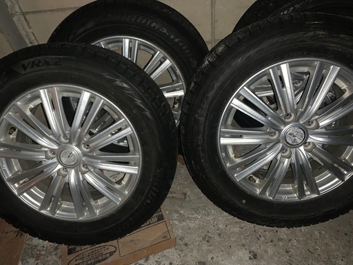 215/60R16スタッドレスタイヤ②