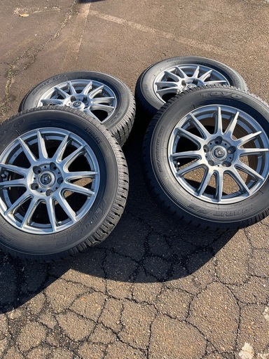 アルミホイール付スタッドレスタイヤ215/60R16 (じぃさぁーん) 水原の