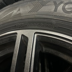 215.60.17スタッドレスタイヤホイール付きの画像