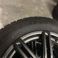 215.60.17スタッドレスタイヤホイール付きの画像