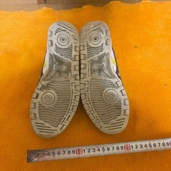 スニーカー24.5の画像