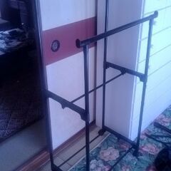 ハンガーラックの画像