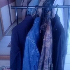 ハンガーラックの画像