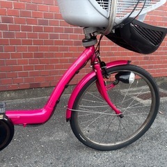 Panasonic gyuttoピンク 電動アシスト自転車 チャイルドシート付きの画像