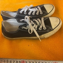 スニーカー24.5中古の画像