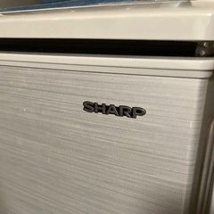 シャープの冷蔵庫の画像