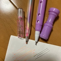 【お取引中】色付きボールペン3本の画像