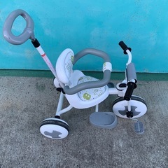 ディズニートライクピュア ハンドル付き 子供三輪車（ホワイト） トイザらス限定 の画像