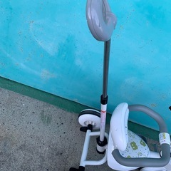 ディズニートライクピュア ハンドル付き 子供三輪車（ホワイト） トイザらス限定 の画像