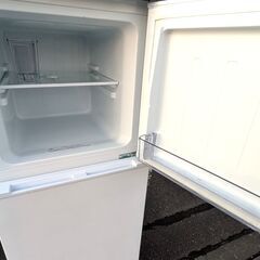 苫小牧発 Abitelax/アビテラックス 24年製 電気冷凍冷蔵庫 ノンフロン 139L 単身向け 生活家電 AR-131 USEDの画像