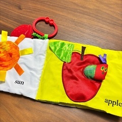 はらぺこあおむし　布絵本の画像