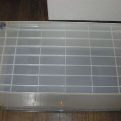 幅40×奥行74×高さ35ｃｍ　収納ボックス（無料でどうぞ）の画像