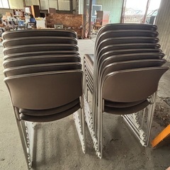 中古のミーティングチェアー14脚になります、の画像