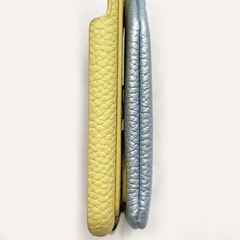 ajew エジュー スマホケースの画像