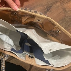 トートバッグ　エナメル　BAYFLOWの画像