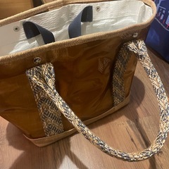 トートバッグ　エナメル　BAYFLOWの画像