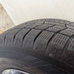 185 70 R15 スタッドレスタイヤ　アルミホイール付き
の画像