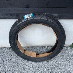 【新品】バイク用タイヤ 100/90-18 56Hの画像