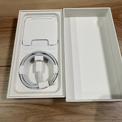 iPhoneSE3の空箱①の画像
