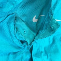 ナイキ ライト ウインドブレーカー M 387608-300 レディース NIKE スポーツ ランニングウェアの画像