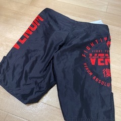 VENUM ハーフパンツ　140cmの画像
