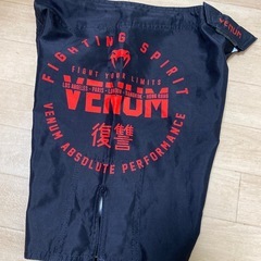 VENUM ハーフパンツ　140cmの画像